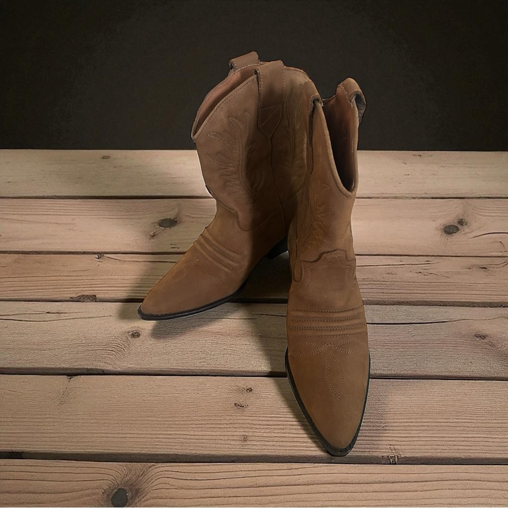 SABREE Women’s Tan Suede Leather Laurie Western Cowboy Boots Sz 5 NEW